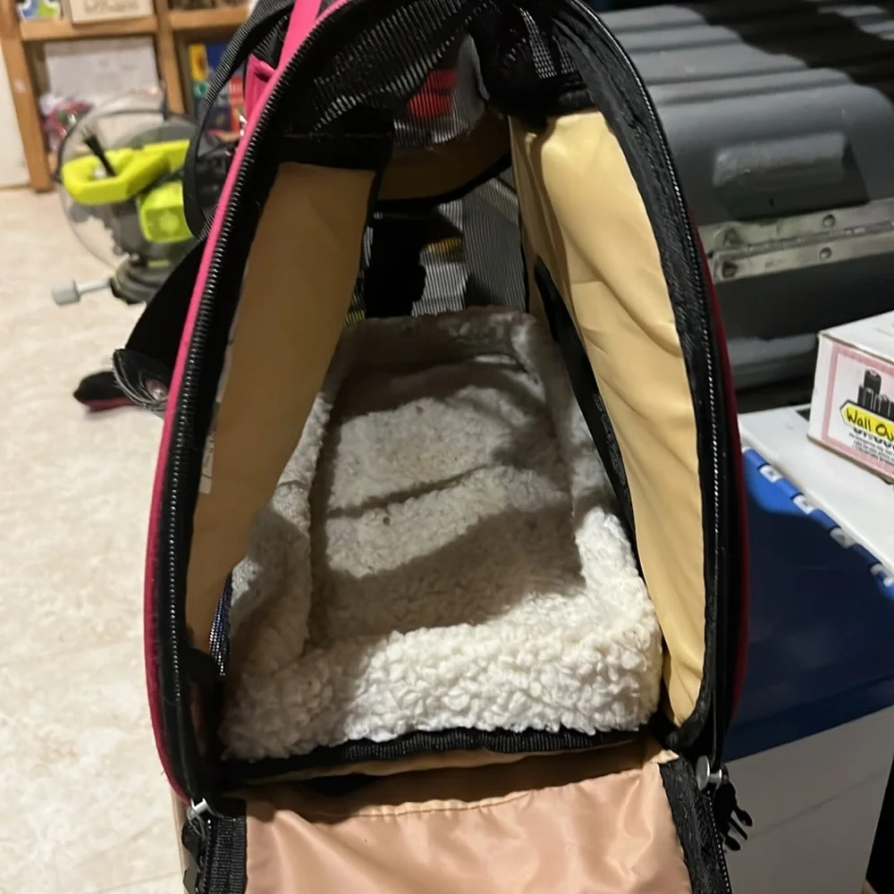 Hot pink pet carrier